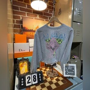 Crop Def Leppard Blue Leopard Graphic Sweatshirt